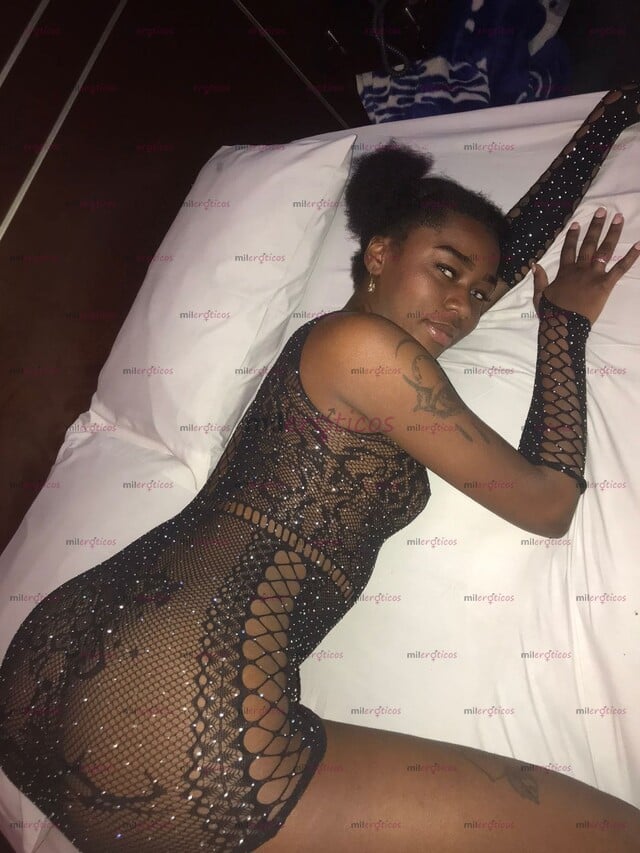 FOTOS DE MANSIÓN DEL PLACER UNO TE INVITA A CONOCER A DULCE HERMOSA MORENA CON CHUPALINA