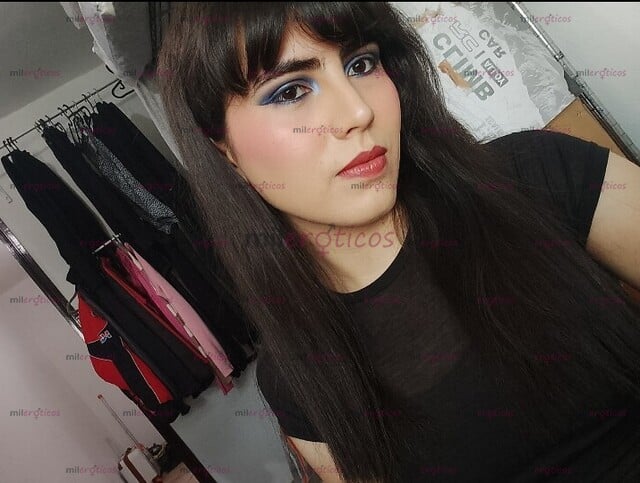 FOTOS DE CHICA TRANS HORMONIZADA, CABELLO NATURAL, 21 AÑOS