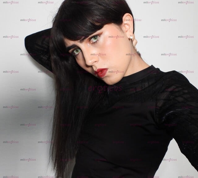 FOTOS DE CHICA TRANS HORMONIZADA, CABELLO NATURAL, 21 AÑOS