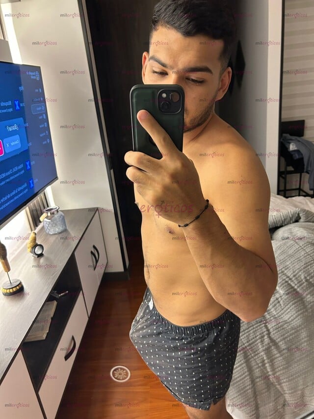 FOTOS DE MACHO VERGON Y GRUESA 100%LECHERO EN TU CIUDAD HETERO
