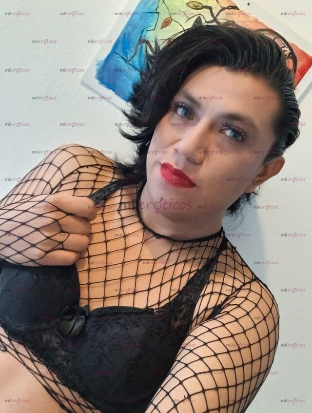 FOTOS DE JOVENCITA TRANS COMPLACIENTE DISPONIBLE PARA ORDEÑARTE LA VERGA