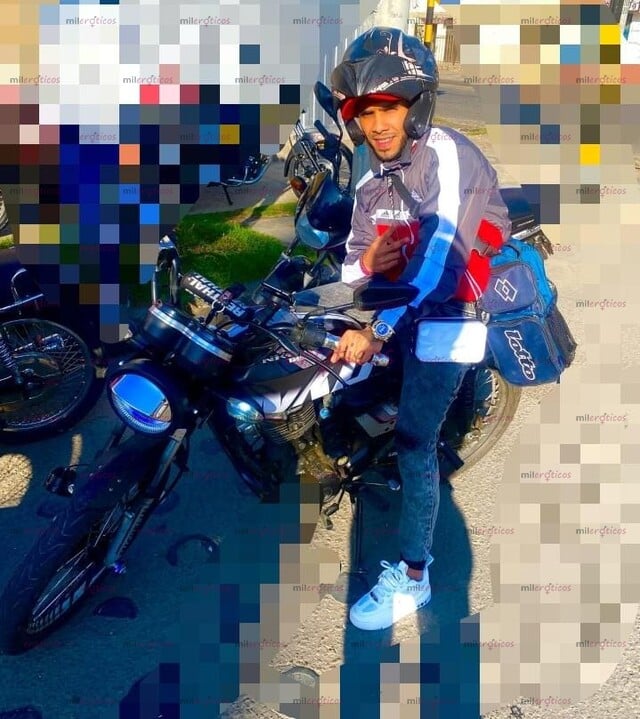 FOTOS DE VERGON DE 25 AÑOS TOTALMENTE DISCRETO, MACHO VELLUDO COMPLACIENTE