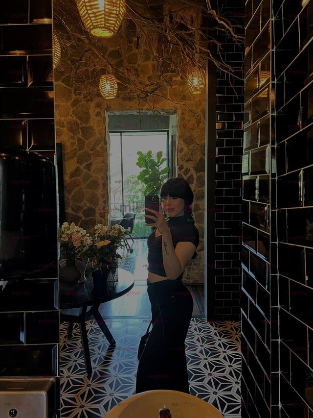 FOTOS DE HOLA , MI NOMBRE ES SHANTEL , SOY UNA CHICA TRANS Y ESTOY DISPONIBLE PARA TI