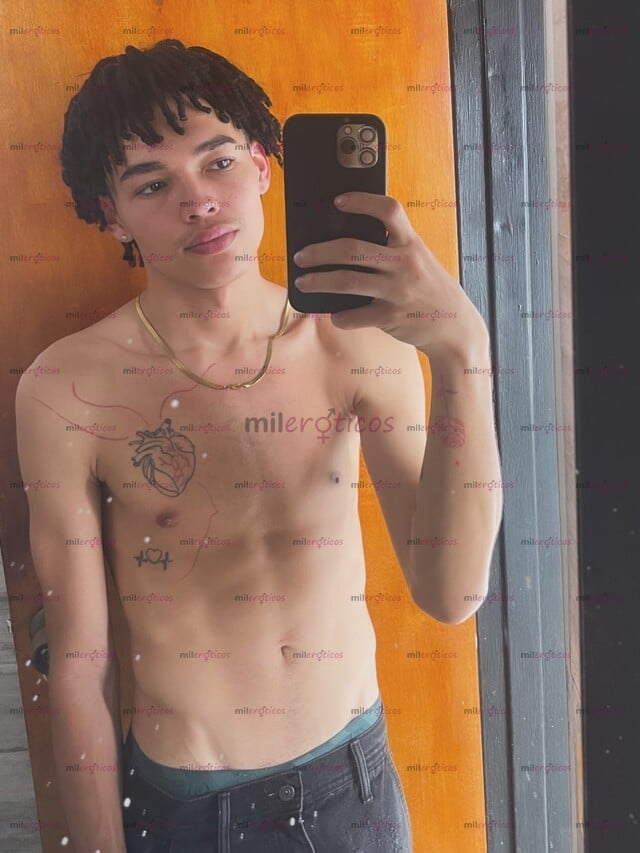 FOTOS DE CHICO TWIN VERSÁTIL DISPONIBLE TENGO UNA RICA POLLA PARA TI Y UN RICO TRASER