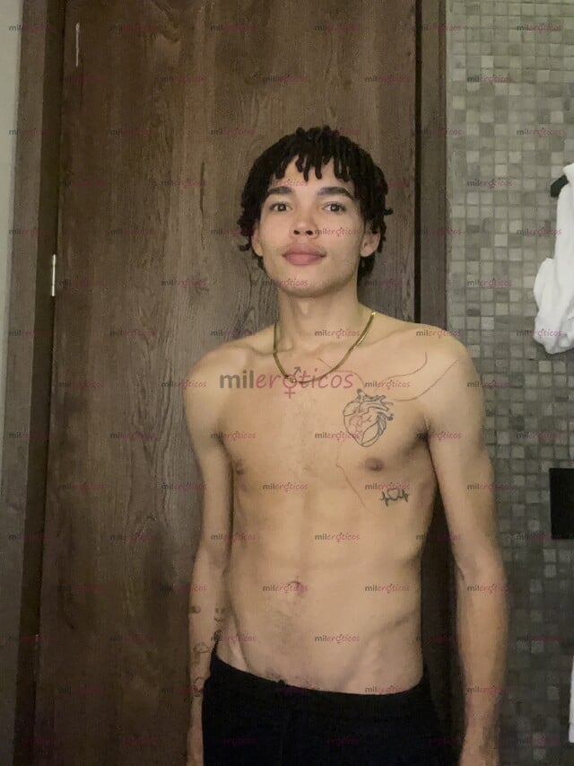FOTOS DE CHICO TWIN VERSÁTIL DISPONIBLE TENGO UNA RICA POLLA PARA TI Y UN RICO TRASER