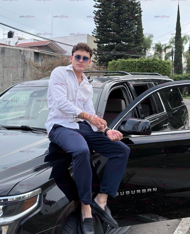 FOTOS DE 21 AÑOS SUPER CALIENTE ACTIVO CON VERGA DE 20CM CON LUGAR
