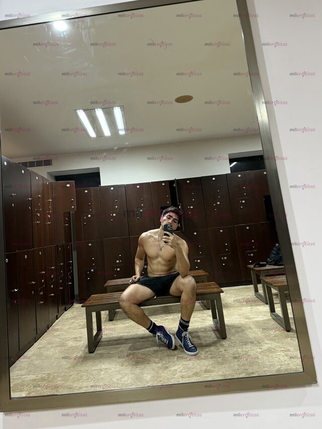 FOTOS DE CABALLERO ALTO, ATRACTIVO, ATLÉTICO Y DISCRETO