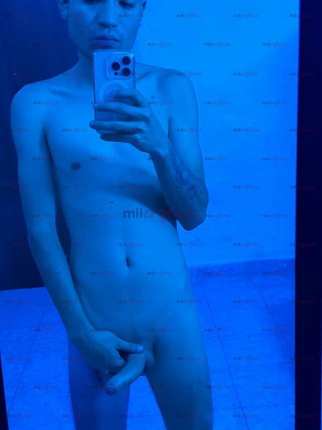FOTOS DE UNIVERSITARIO CALIENTE LISTO PARA DARTE LECHE
