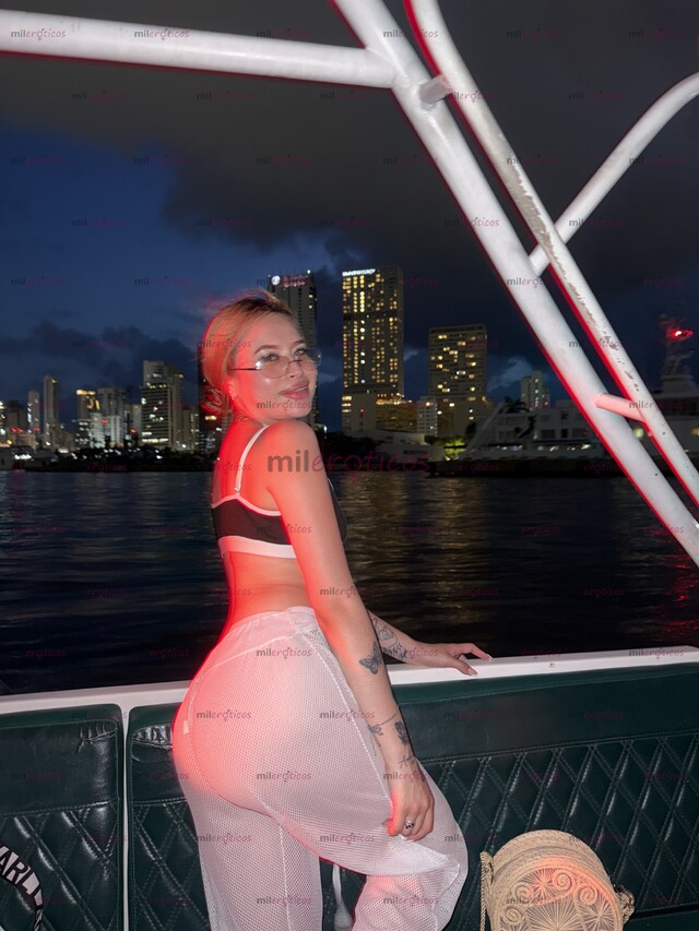 FOTOS DE RUBIA CARITA DE MUÑECA CUERPO SENSUAL Y NATURAL
