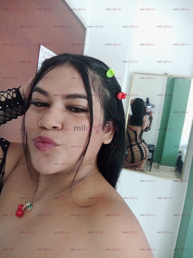 FOTOS DE FERNANDA A SACARTE DE LA RUTINA Y CON UNA BUENA MAMADA