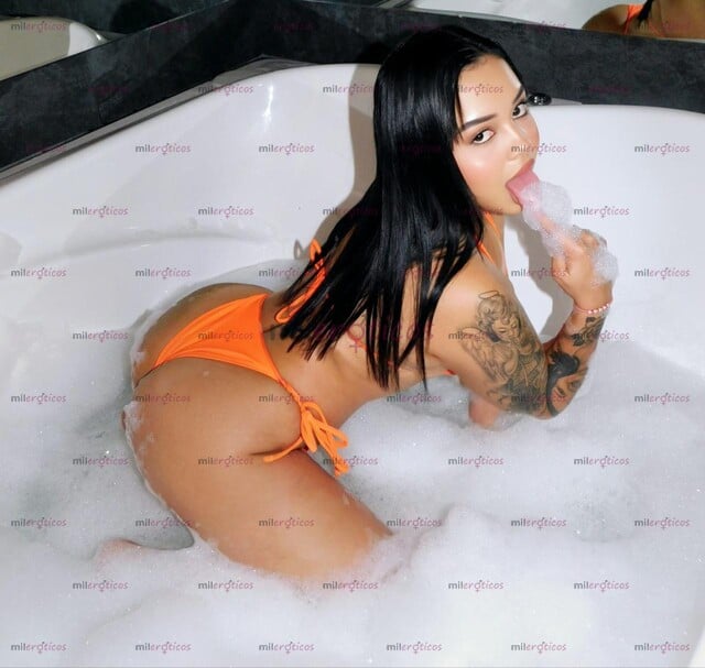 FOTOS DE SENSUAL Y SEXI PAISA PETIT CON GANAS DE MAMARTELA HASTA QUE ME PIDA PARAR