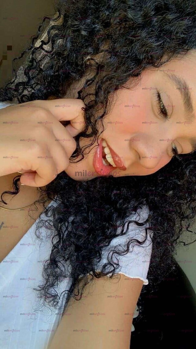 FOTOS DE UNA NENA DE 18 PUTITA Y CACHONDA, JOI, SQUIRT, Y MUCHOS GEMIDOS!