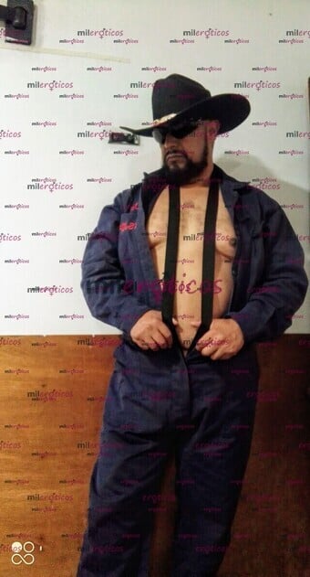 FOTOS DE SEÑOR MARIO MACHO MADURO ATRACTIVO COGELÓN EXCELENTE AMANTE PARA HOMBRES MADUROS