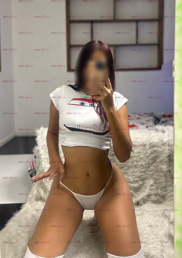 FOTOS DE MELANY, TE GUSTAN LAS MORENAS, VEN AMOR TENGO 19 AÑITOS Y UN CUERPO FOGOSO