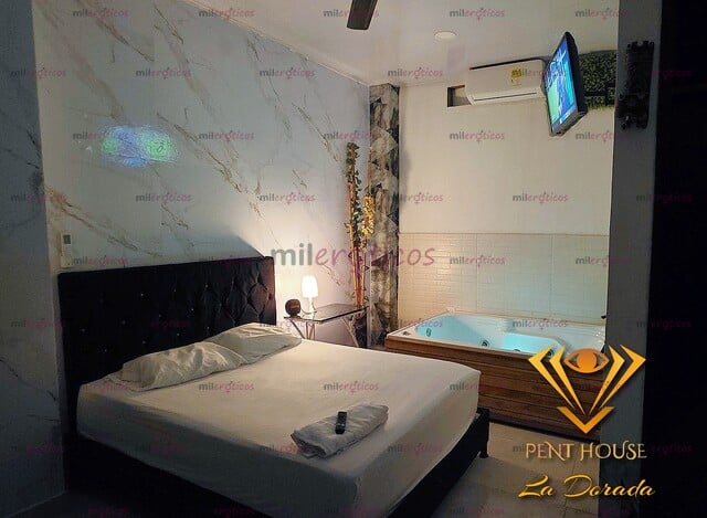 FOTOS DE HABITACIONES VIP PENTHOUSE DORADA GRAN FLUIDEZ DE CLIENTES GARANTIZADA VEN