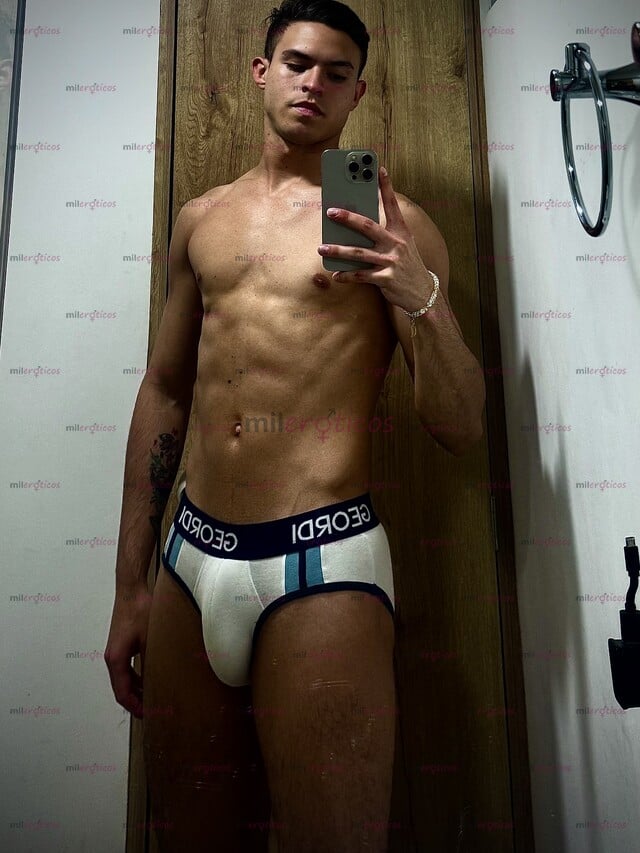 FOTOS DE CHICO BLANCO VERGON DESEOSO DE SEXO Y MUY CALIENTE