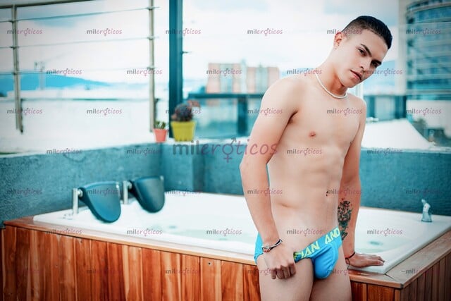 FOTOS DE CHICO BLANCO VERGON DESEOSO DE SEXO Y MUY CALIENTE