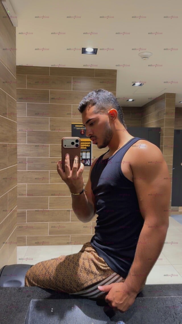 FOTOS DE SANTIAGO CHICO MUY CALIENTE CON BUENA POLLA ,MASAJES Y BUEN SEXO. SERVICIO VIP