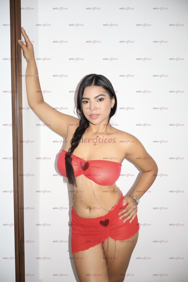 FOTOS DE SOY NUEVA POR AQUÍ PERO DISPUESTA A DARTE UN MASAJE QUE NO OLVIDES.