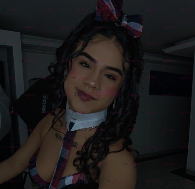 FOTOS DE MONIKA, LA MÁS CALIENTICA, Y APRETADITA PARA TI