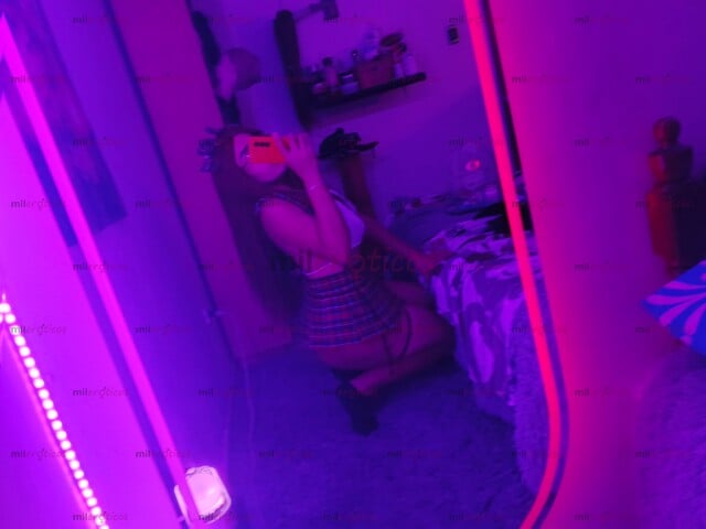 FOTOS DE NENA NUEVA MUY CACHONDA PARA SATISFACER TUS CAPRICHOS EN LA INTIMIDAD.
