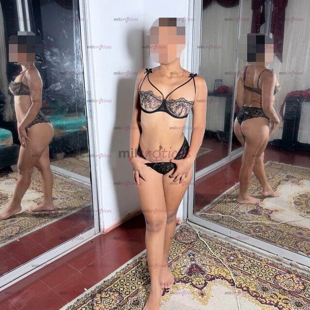 FOTOS DE KARINA PERRITA ARRECHA PARA SACARTE LA LECHE DISPONIBLE PARA TRÍOS HOY 6 CHICAS