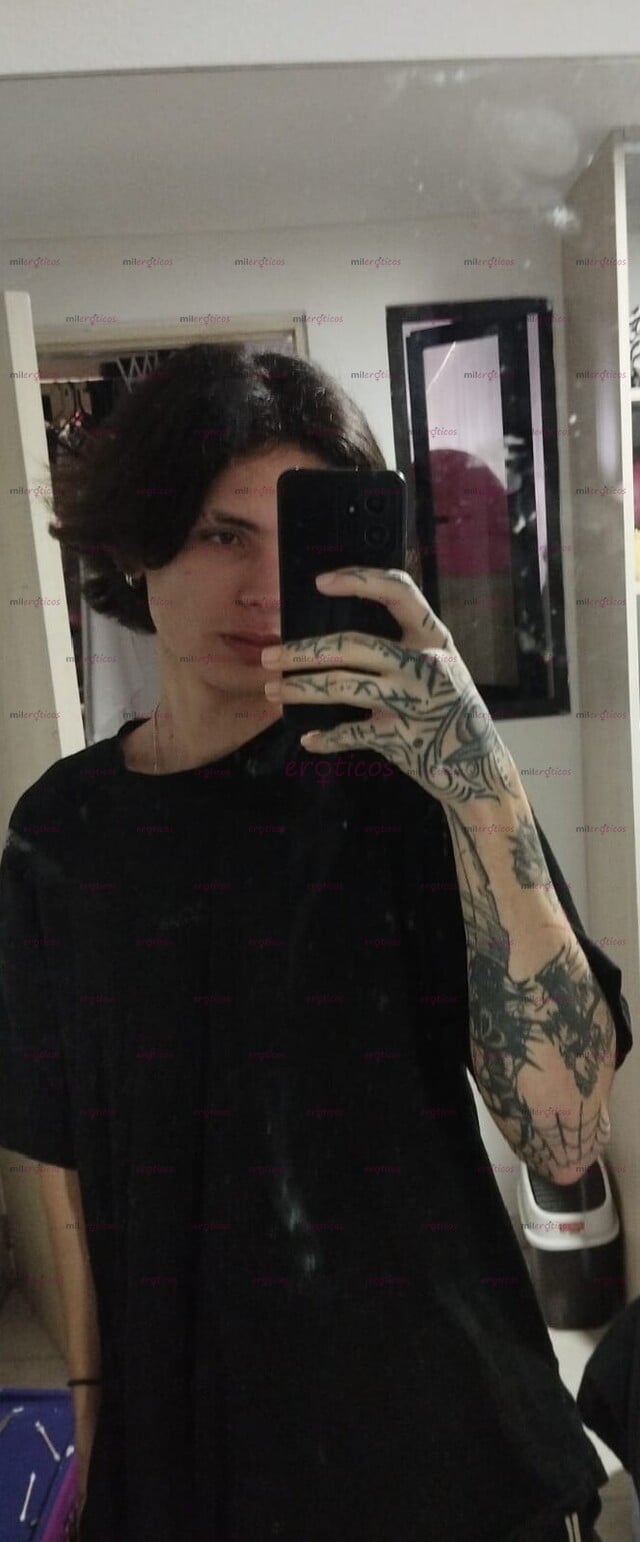 FOTOS DE BIENVENIDOS AL PERFIL DE ESTE RICO FLACO TATUADO