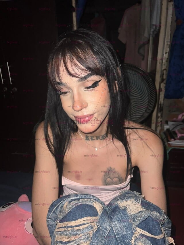 FOTOS DE 19 AÑOS DULCE POR FUERA... IMPOSIBLE DE OLVIDAR POR DENTRO