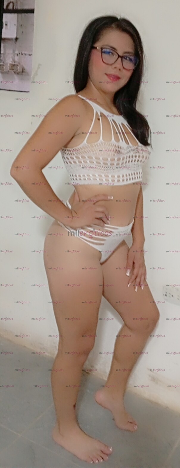 FOTOS DE SOLO DOMICILIO COMPLACIENTE CALIENTE Y MUY ESTRECHITA