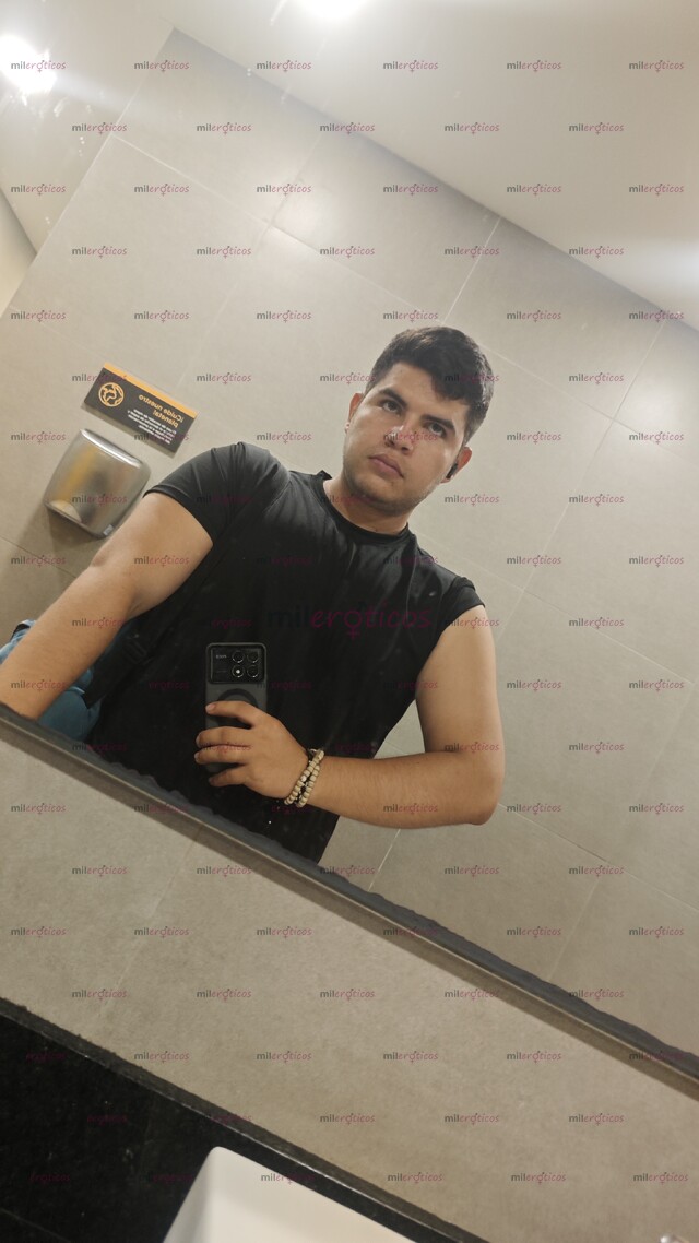 FOTOS DE TENGO 25 AÑOS, SOY DISCRETO, EDUCADO Y DE EXCELENTE PRESENTACIÓN. OFREZCO ACOMPA