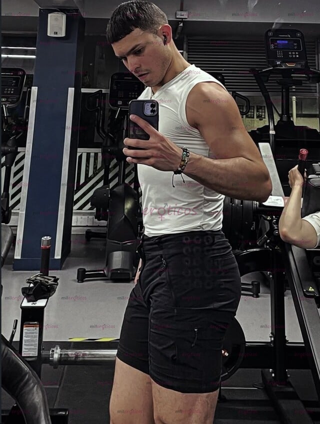 FOTOS DE CHICO BLANCO VERGON DESEOSO DE SEXO Y MUY CALIENTE