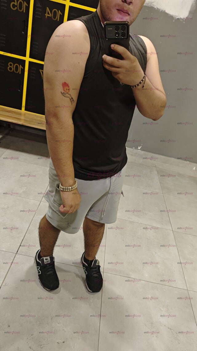 FOTOS DE TENGO 25 AÑOS, SOY DISCRETO, EDUCADO Y DE EXCELENTE PRESENTACIÓN. OFREZCO ACOMPA