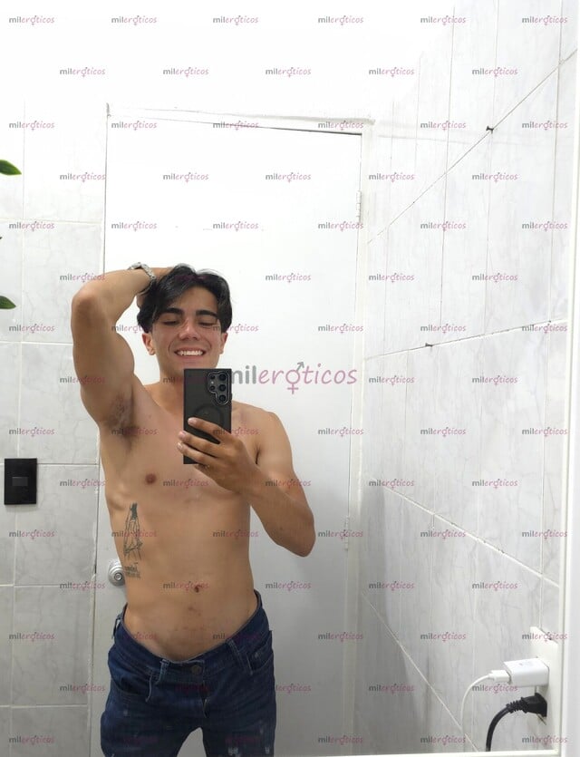 FOTOS DE ACTOR XXX DISPUESTO A COMPLACER TODAS TUS FANTASÍAS Y DESEOS