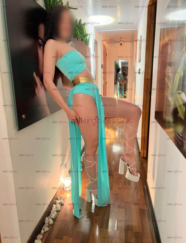 FOTOS DE MASAJEAMOS NO SOLO CON LAS MANOS, SINO CON NUESTRAS LENGUAS.
