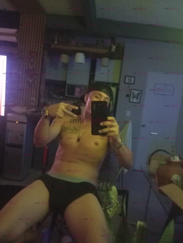 FOTOS DE CHICO ALTO Y TATUADO DE 1.80CM CON BUENA HERRAMIENTA CARISMATICO Y CALIENTE, CO