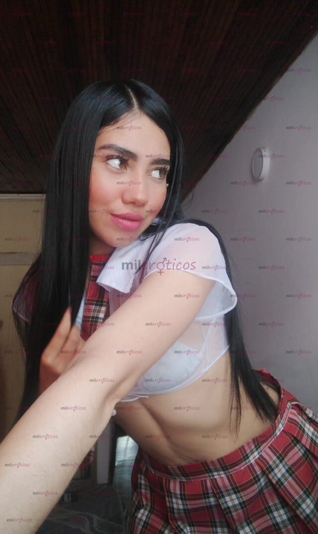 FOTOS DE TIERNA PELINEGRA DISPONIBLE Y COMPLETAMENTE DISPUESTA A LLEVARTE AL PLACER