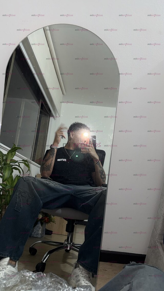 FOTOS DE COLOMBIANO MACHO DISCRETO 1.88 DE ESTATURA