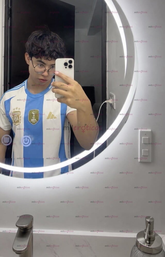 FOTOS DE ESTUDIANTE ATLETICO ACTIVO DISPONIBLE PARA CONOCERNOS LA PASAREMOS MUY RICO