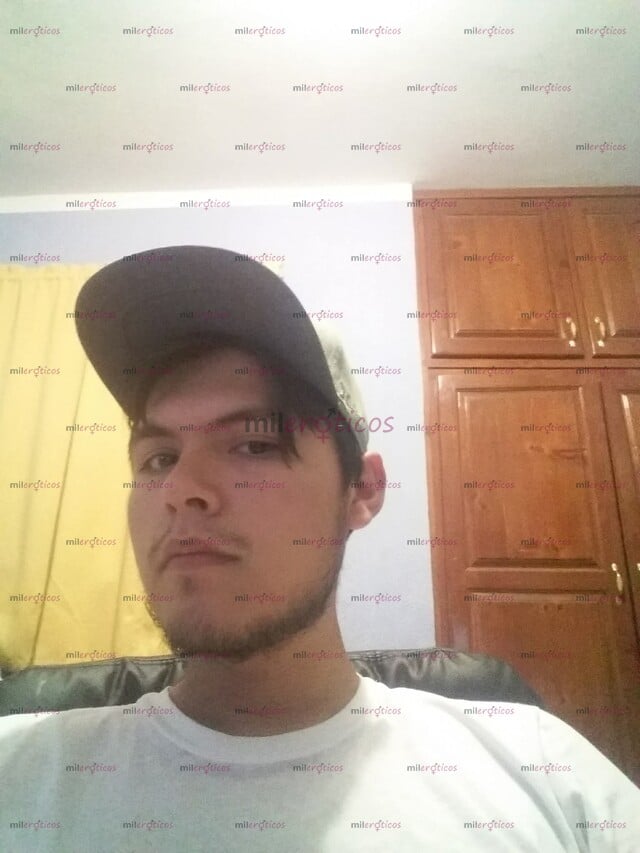FOTOS DE JOVEN DE 27 OFRECE SERVICIO PARA MUJERES O PAREJAS (HMH) O (MHM)