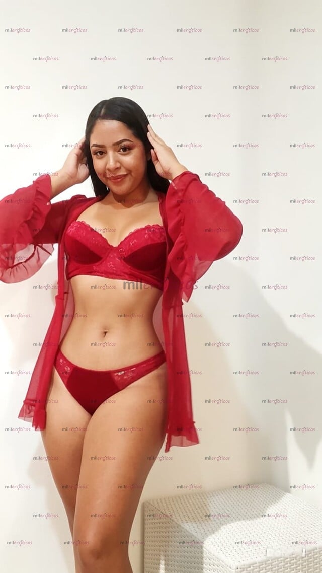 FOTOS DE DISCRETA BELLA Y MUY CALIENTE JOVEN, MORENA DELGADA