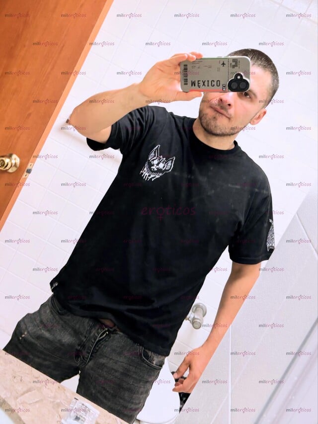 FOTOS DE ERICK MACHO DISPONIBLE PAR LA YA ! MANDA WHAT PREGUNTA