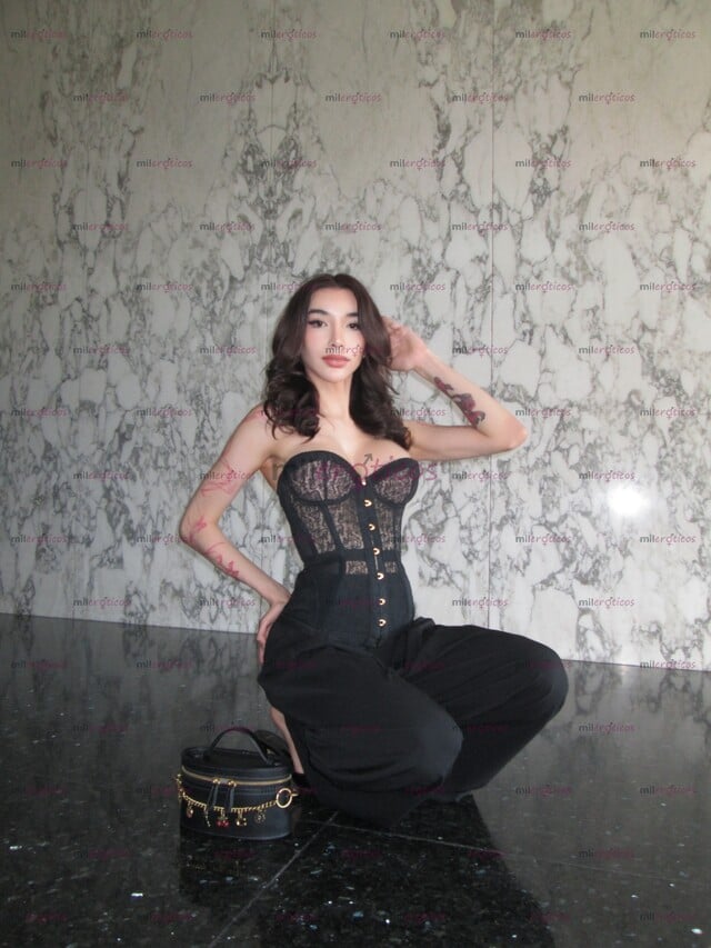 FOTOS DE ENCANTADORA Y CON UN PENE ENORME, LLÁMAME CHLOE ALEXA
