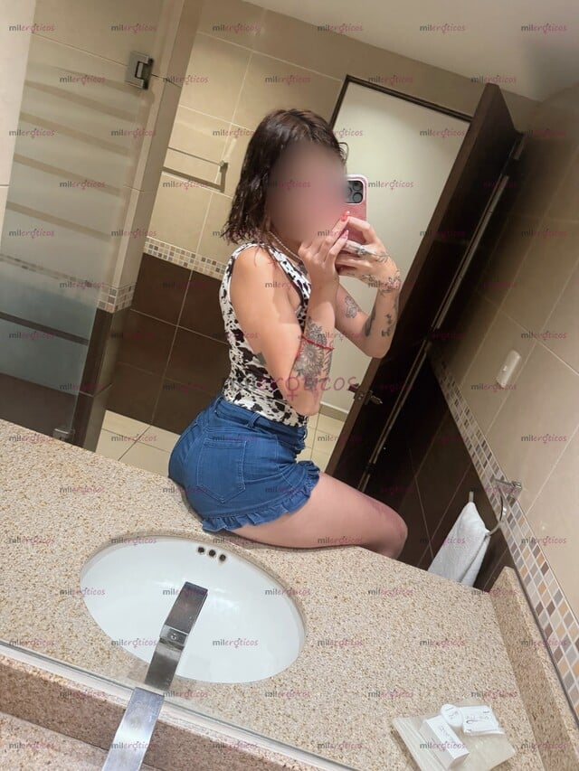 FOTOS DE SOY FLAQUITA Y ME LA COMO TODA ENTERA .. ME GUSTA MONTARME Y SACARTE LA LECHE