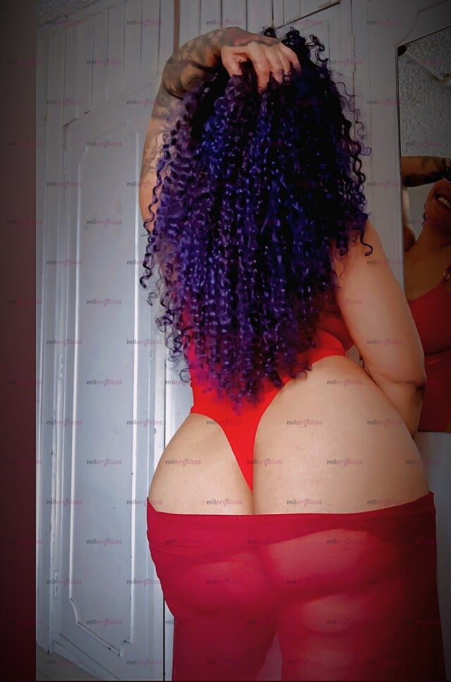 FOTOS DE LLEGA VIOLETA CRESPA NATURAL, DE PIEL CANELA SUAVE, GANAS DE FOLLAR!