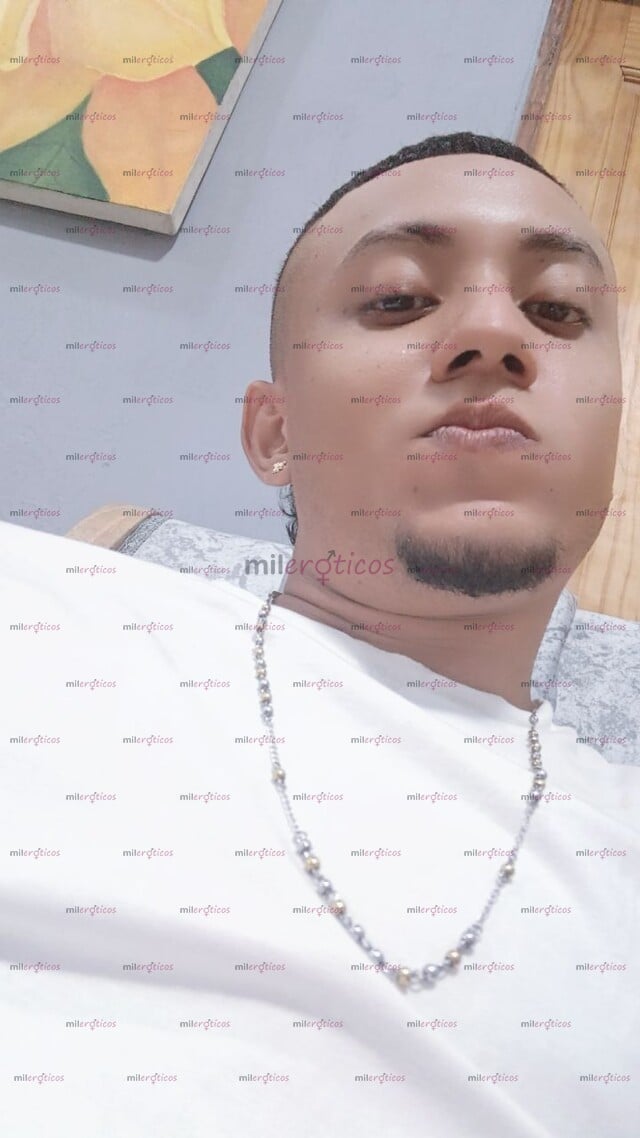 FOTOS DE COSTEÑO VERGON DE 24 AÑOS ARRECHO CON BUENA LECHE PARA TI AMOR