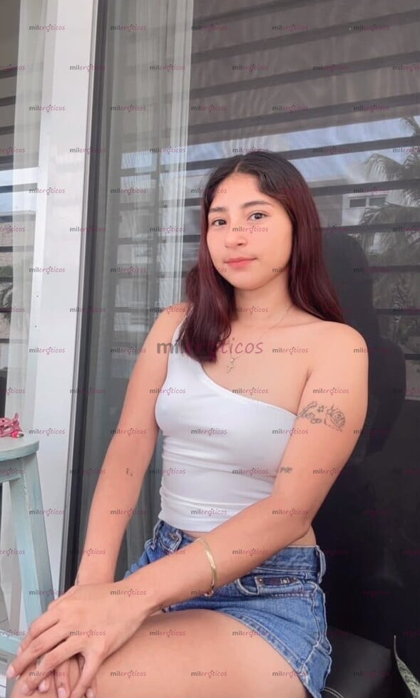 FOTOS DE BELLA Y CANDETEN PETIT 18 AÑOS NUEVA EN EL ÁMBITO
