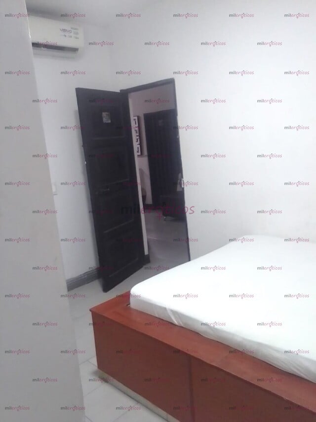 FOTOS DE HABITACIONES CONFORTABLES CON AIRE ACONDICIONADO O VENTILADOR WIFFI NETFLIX