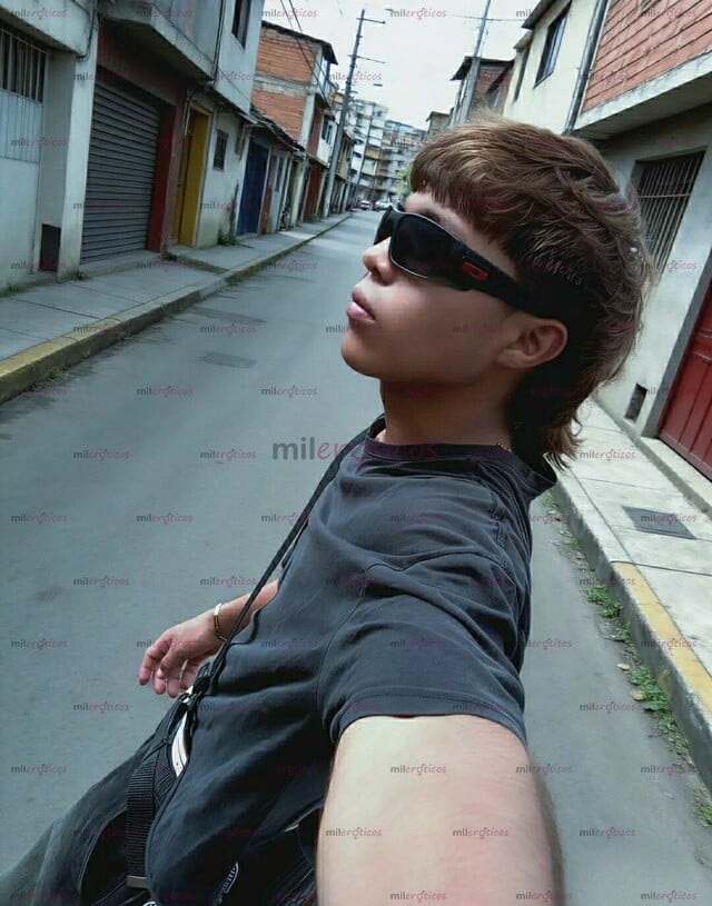 FOTOS DE TONY HOT, POLLO 19 AÑOS VERSÁTIL SÚPER CALIENTE DISPUESTO A OFRECERTE PLACER