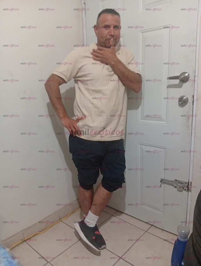 FOTOS DE OFREZCO MI SERVICIO DE GIGOLO A MUJERES Y TRIOS