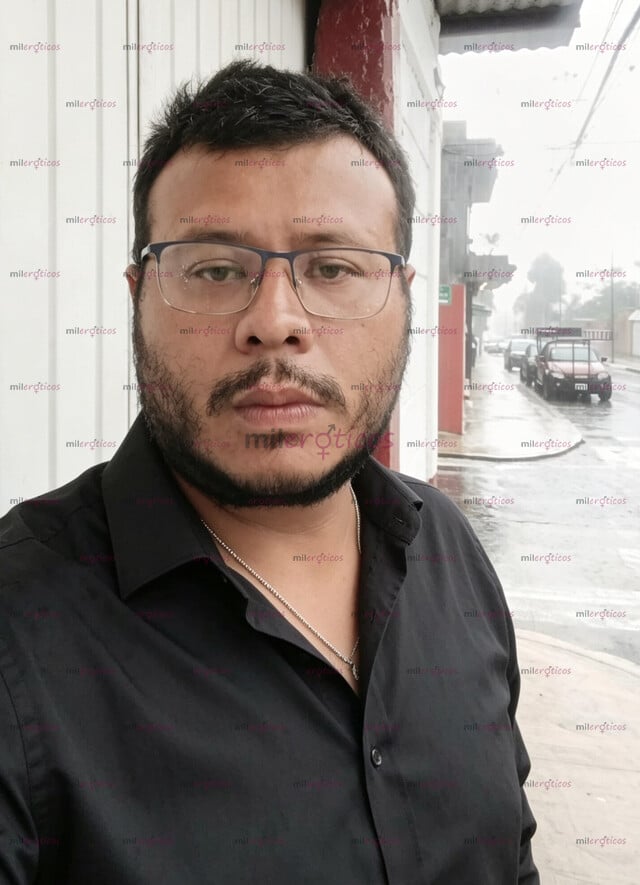 FOTOS DE SOY UN UN HOMBRE CASADO 1000% ACTIVO !!! ME FASCINA QUE ME LA MAMEN!
